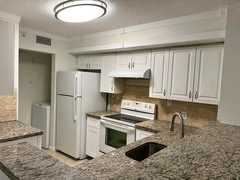 7872 Sonoma Springs Cir #103 — Photo 6