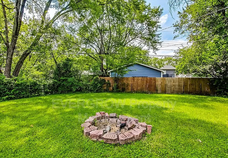 3962 Strathmore Dr — Photo 32