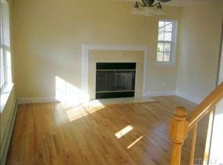 1578 Osborn Ave, Riverhead, NY 11901