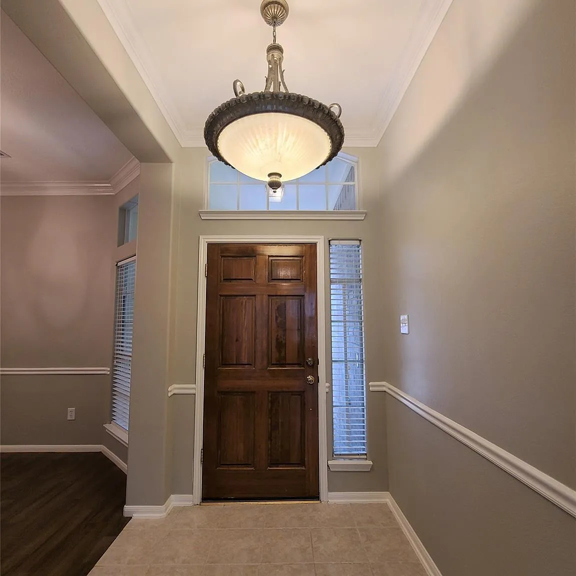 3 bed, 2.0 bath, 1994 sqft, $2,500 — Photo 3