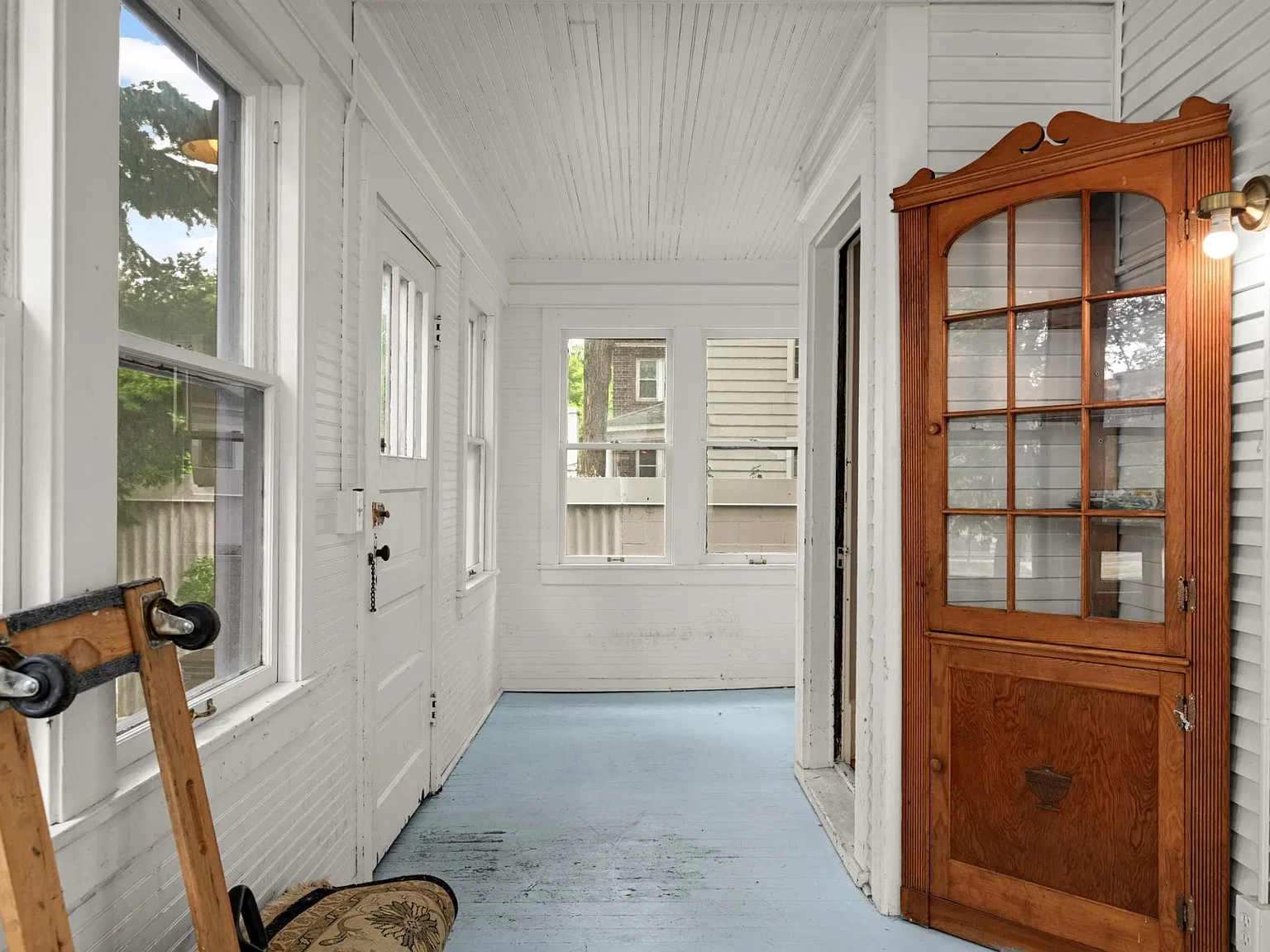 4 bed, 1.5 bath, 1850 sqft, $2,595 — Photo 3