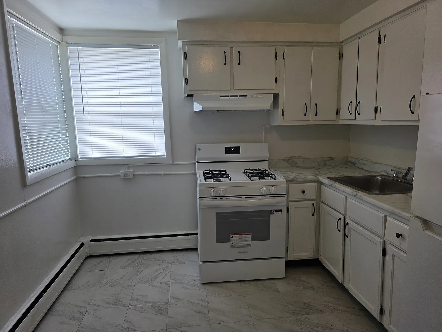 1 bed, 560 sqft, $1,200 — Photo 2