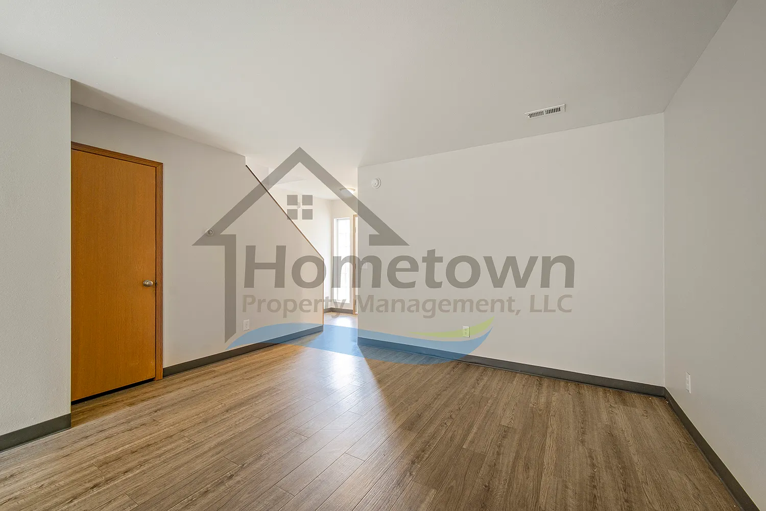 3 bed, 1.5 bath, 1080 sqft, $1,900 — Photo 3