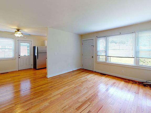 3rd image of 5677 Myrtle St