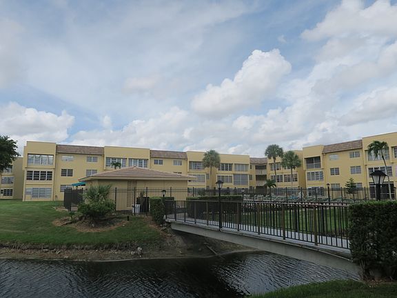 4th image of 6071 NW 61st Ave APT 106