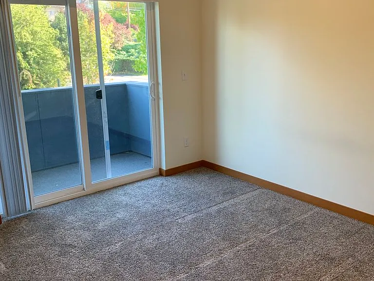 1111 N Forest St — Photo 13