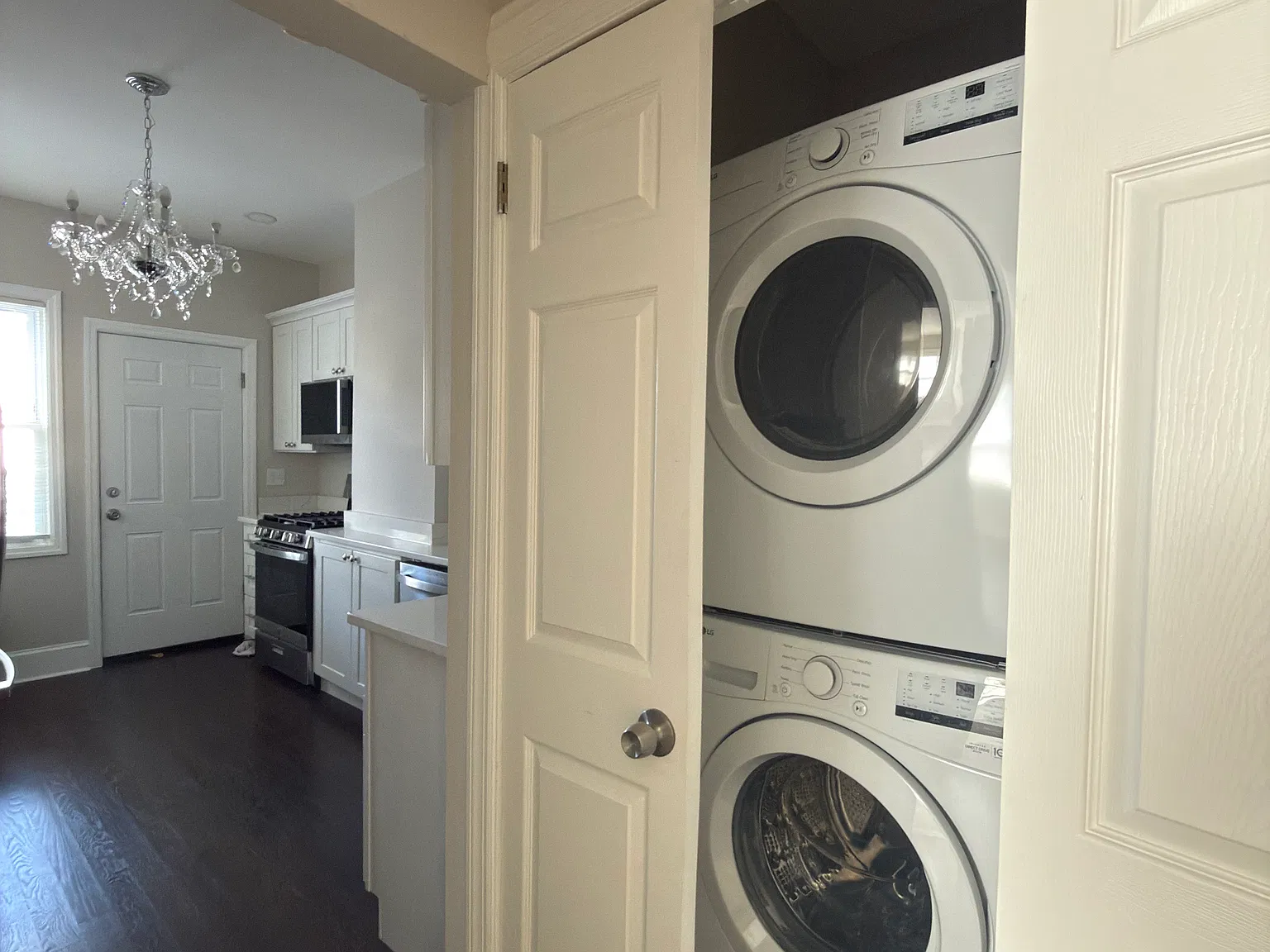 2 bed, $2,400 — Photo 3