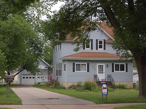 2nd image of 1015 McMillan St