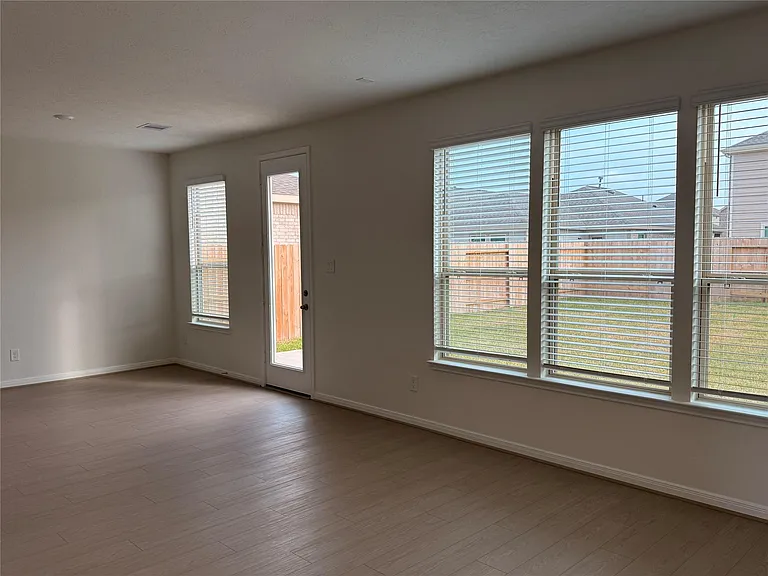 4897 Vida Vista Dr — Photo 5