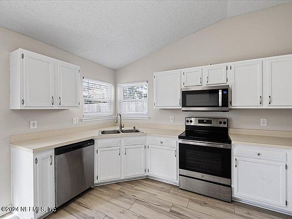 4th image of 7854 MOSS POINTE Trail W