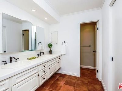 262 N Crescent Dr #PENTHOUSE 19, Beverly Hills, CA, 90210
