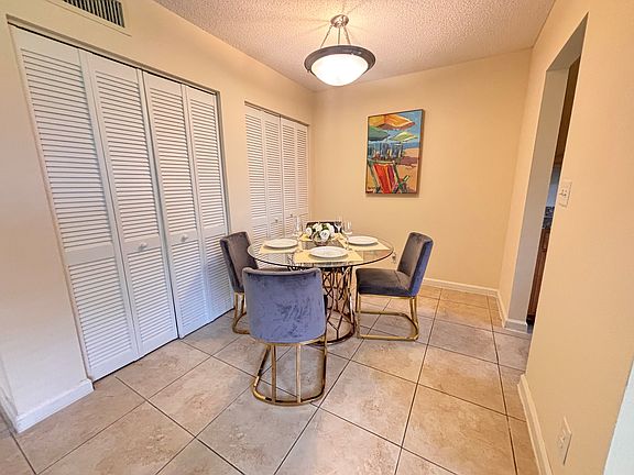 2nd image of 1830 NE 48th St APT 114