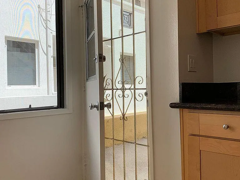 702 Manhattan Beach Blvd #J — Photo 26