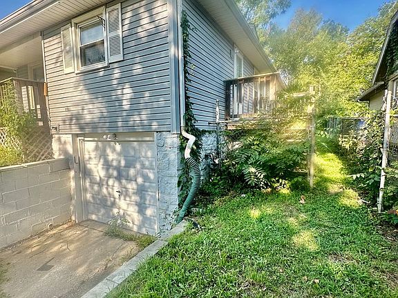 3rd image of 5119 Woodland Ave