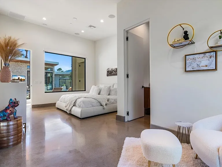 524 E Miraleste Ct — Photo 52