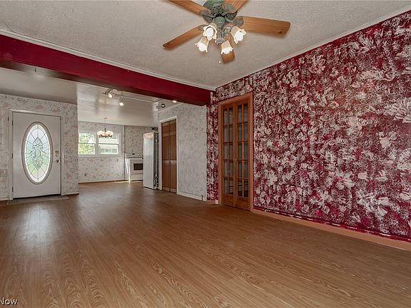 5th image of 277 Gillett St