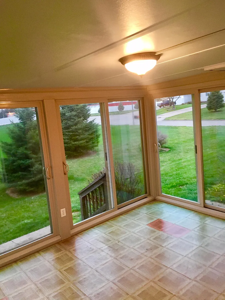 Building Photo - 1204 S Ridge Cir