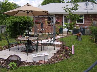 466 Scenic Dr, Saint Louis, MO 63137