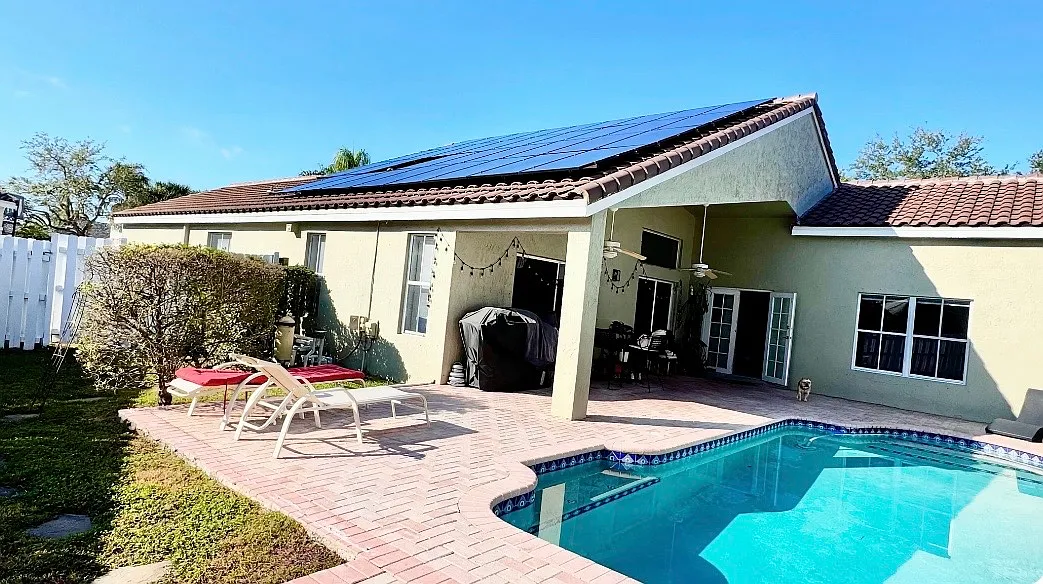 4 bed, 2.5 bath, 2119 sqft, $5,852 — Photo 3
