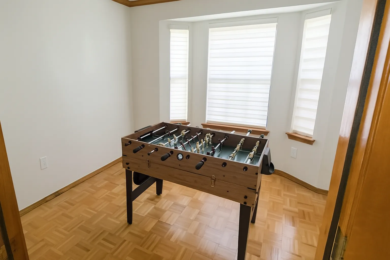 4 bed, 2402 sqft, $3,295 — Photo 2