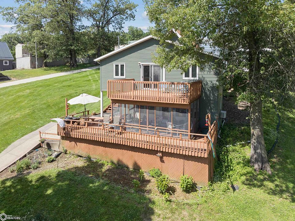 1st image of 111 Elm Rd