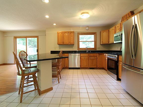 4th image of 178 Jacaranda Dr