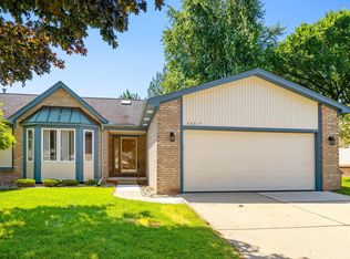 23317 Pine Tree Cir, Macomb, MI 48042