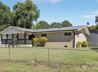 1024 Old Mountain View Rd, Mount Holly, NC 28120