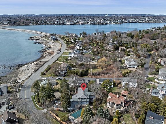 4th image of 244 Ocean Ave