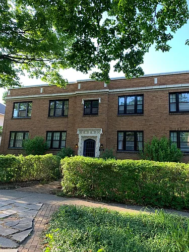 800 W South St #1 Photo 1