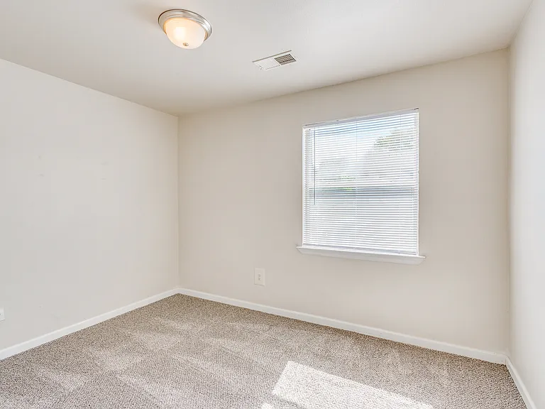 Cherokee Hills Apartments — Photo 9
