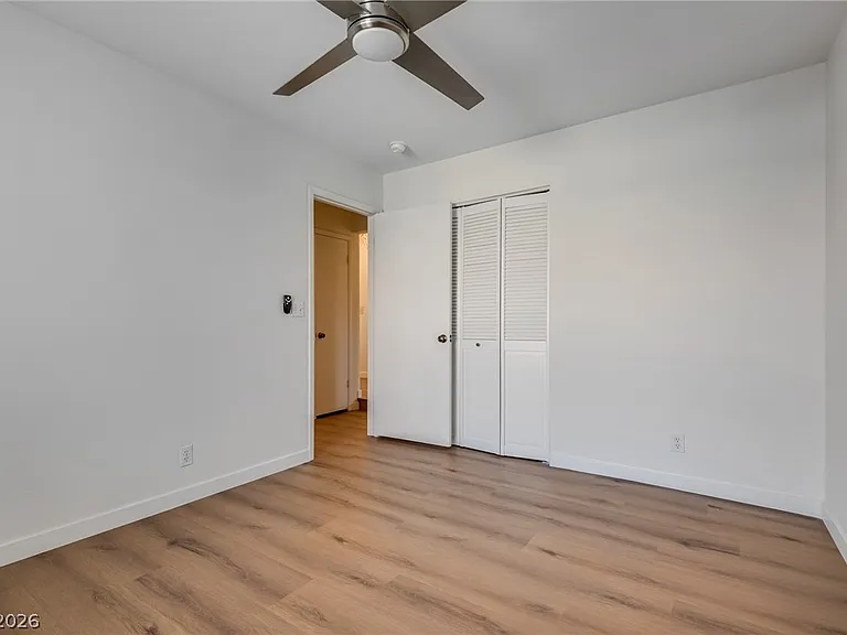 2504 Sidonia Ave — Photo 12