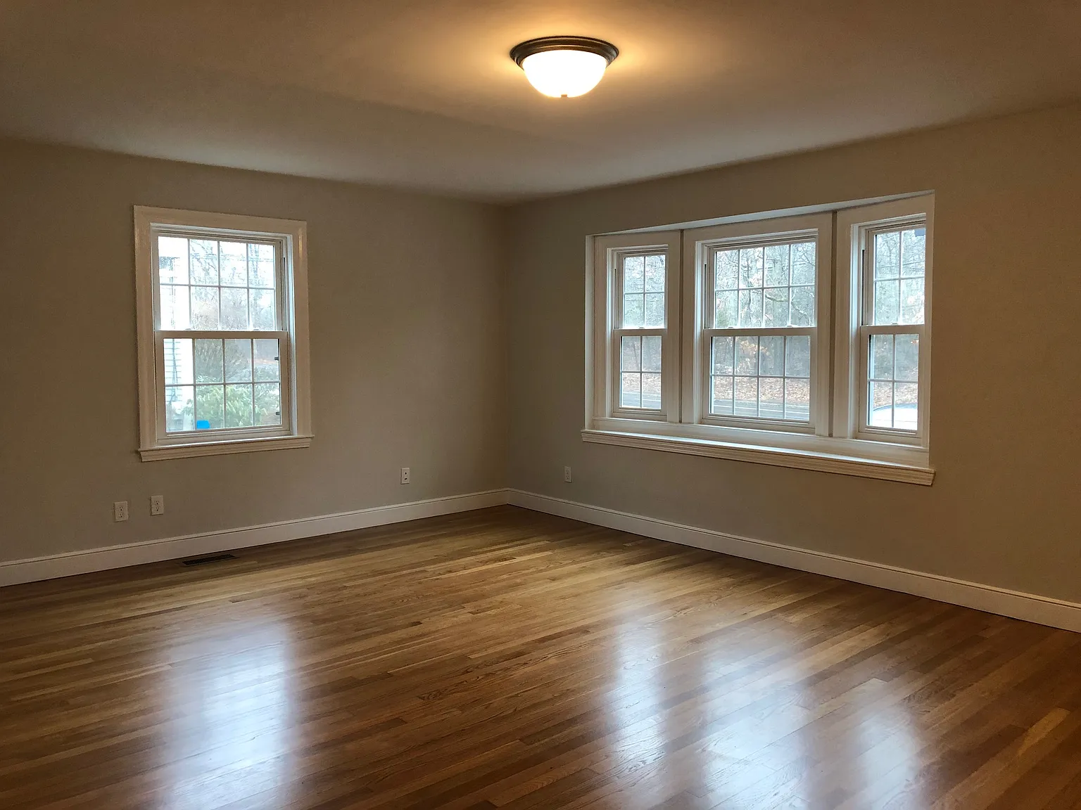 3 bed, 1.5 bath, 1500 sqft, $4,150 — Photo 3