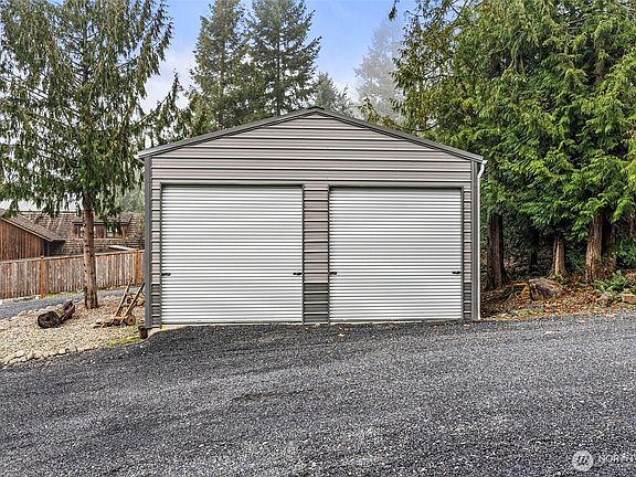 4th image of 3115 Zenkner Valley