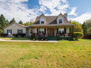 242 Dar Vale Dr, Howell, MI 48843