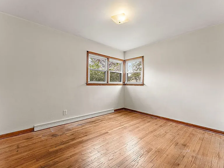 7021 Osborn Ave — Photo 5