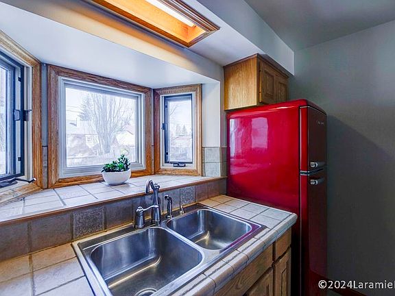 4th image of 1513 E Sheridan St