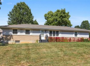 7506 Donal Ave, Pleasant Valley, MO 64068