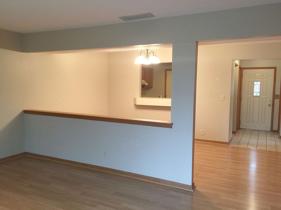1st image of 5890 Niles Dr #2
