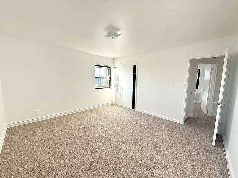 3031 Edwin Ave #5C — Photo 11