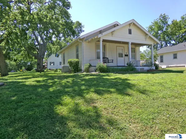 211 S 13th St, Beatrice, NE 68310