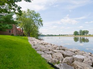 800 Wilson Point Rd APT B, Middle River, MD 21220