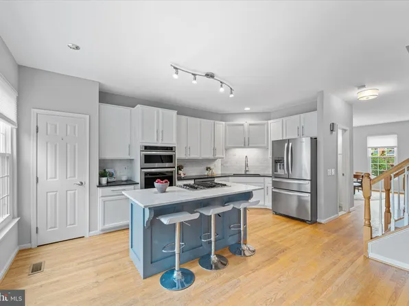 4032 Stonehenge Way, Fairfax, VA 22030