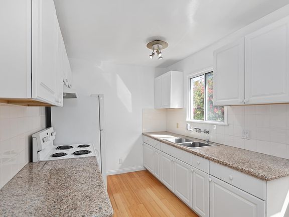 3rd image of 1024 14th St APT C
