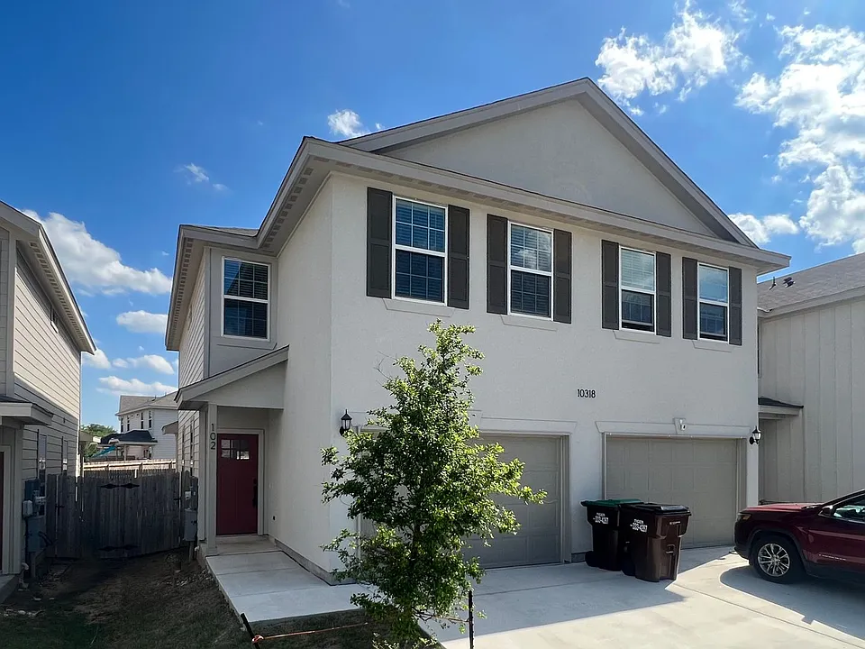 10318 Lynwood Br #102