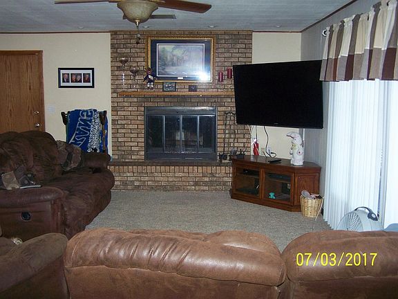 2nd image of 303 W Campbell St