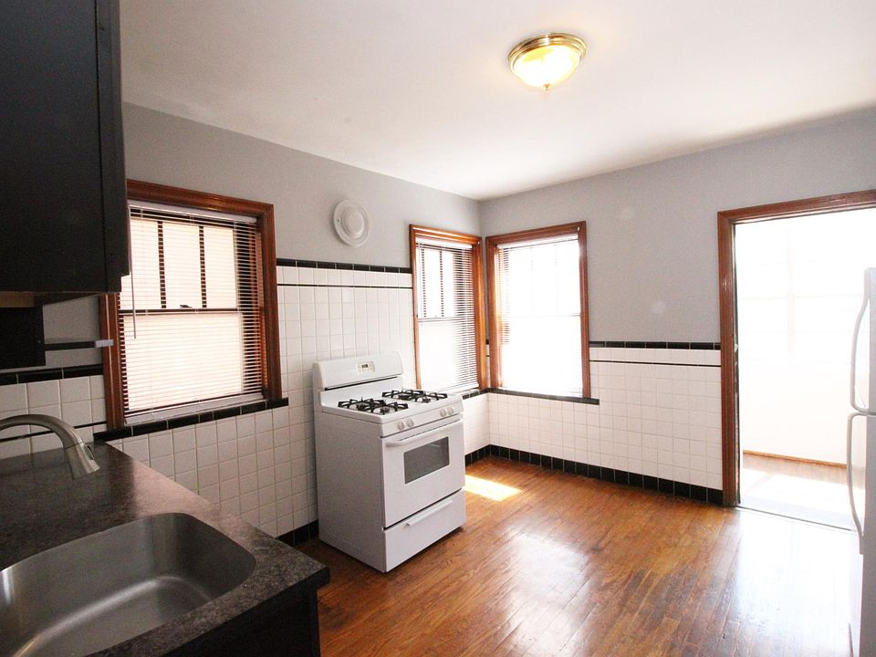 1st image of 3954 Chippewa St #1F