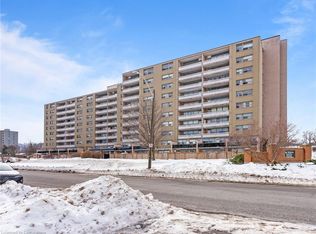 15 Albright Rd #707, Hamilton, ON L8K5J2