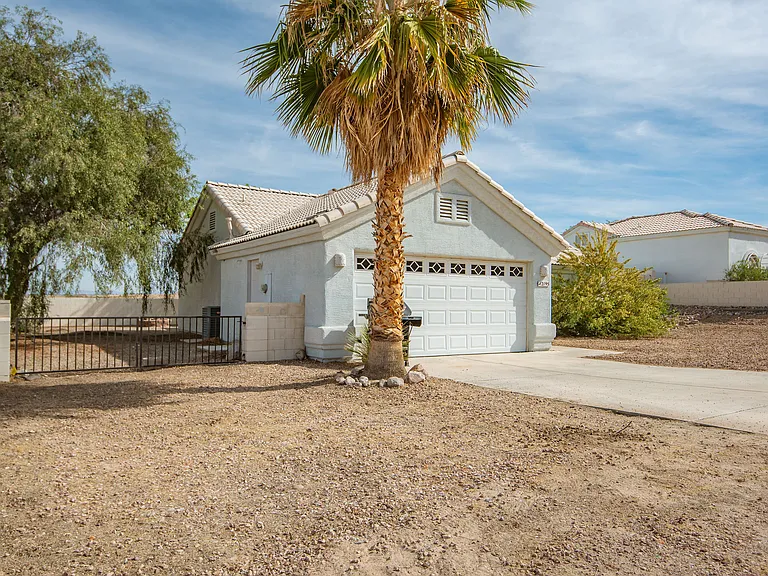 2195 E Emerald River Way — Photo 3
