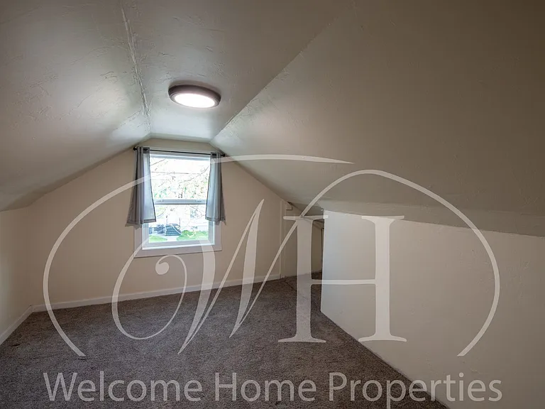 132 Malcolm St — Photo 14